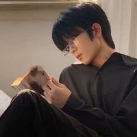 เจ้านาย(น.อใส่เเว่น)