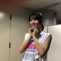 มูน่า (แฝดพี่.จีน่า)