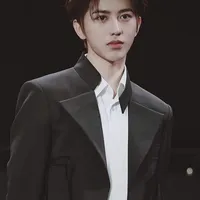 บัส(พระเอก+มาเฟีย พี่ร่างเก่า)