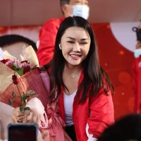 คุณครูพี่อิ่ม ม.5/4 หมวย