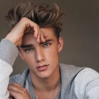 Léo