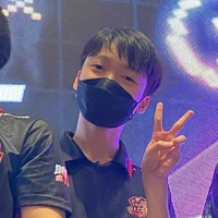 มิค(นอ.+นักเรียนดีเด่นของรร.)