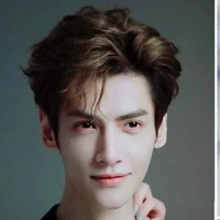 หลัวหยุนซี(พระเอก)