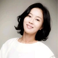 Yuna / mãe de Jang-mi