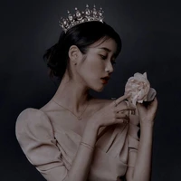 Jeon Queen IU/Ø