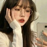 ไอซ์(ใส่แว่น)