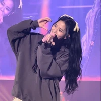 jisoo (น.อ)