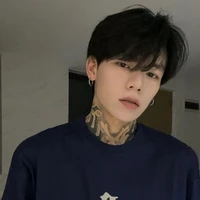 คิม[แฝดคนกลาง]