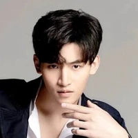 ดีน(ประธานชมรมว่ายน้ำ)