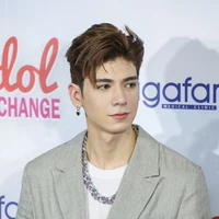 วิน(ตระกูลภิรัญตา+พี่คนที่4)