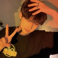 เจมส์=เพื่อนพระเอก