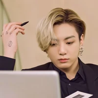 AIDEN STEVANO LENNON¹