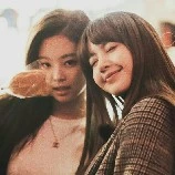 Jennie dan Lisa