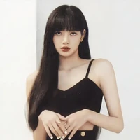 Naomi Leaves