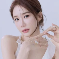 Yurii/Mantan istri Kim Marvelo