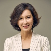 Yoo Jin (grandma)