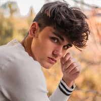 Esteban Rossi (hermano de Sofia)