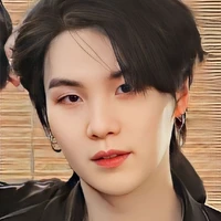 Suga (29 años)