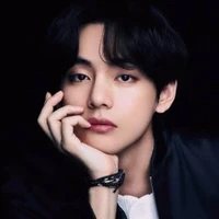 𝐊𝐢𝐦 𝐓𝐚𝐞𝐡𝐲𝐮𝐧𝐠