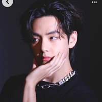 𝐊𝐢𝐦 𝐓𝐚𝐞𝐡𝐲𝐮𝐧𝐠