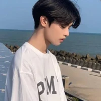 อารันท์(นายเอก)