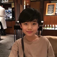 (ออกัส+ตอนเด็ก)