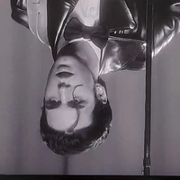𝒂𝒖𝒕𝒐𝒓𝒂