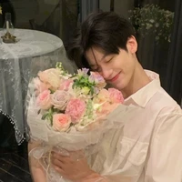 ต้นสน(นายเอก+ราชาแวมไพร์)