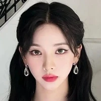 LEE KARINA