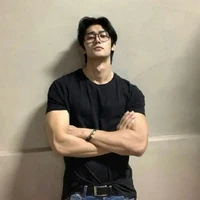 Auther / Darren father