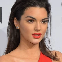 คริสติน่า(น.อ)👑🌼