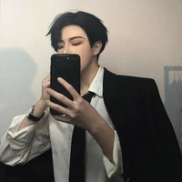 มาคัส(พระเอก+พี่ชายลูคัส)