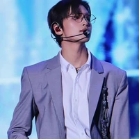 jeon donghyuck
