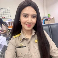 ครูแพรว(ครูฟิสิกส์)