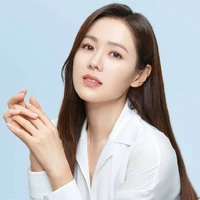 มีนา(แม่นางเอก)