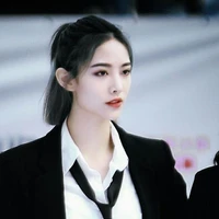 เดนน่า[ลูกน้องพระเอก]