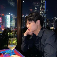 คริส เพื่อน พ.อ