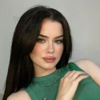 Rebeca Lewis (Triadas)