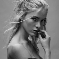 Isabel Scott (Twin sister)