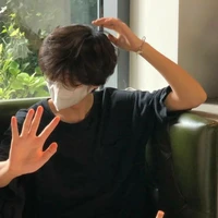 หน้าฝน:นายเอก