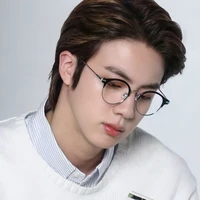 kim seokjin(tae mom)