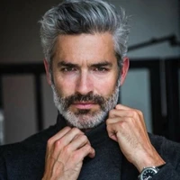 Ramon Smith (Pai de Laura)