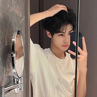 ฟ้า💙:นายเอก