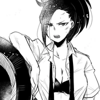 Momo yaoyorozu