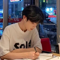 หมอก(เพื่อนนายเอกและพระเอก)