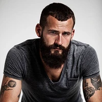 Victor Contreras (padrastro de Dani)