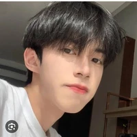 เฟิร์ส(พ่อนางเอก)