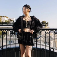 Nini Lee