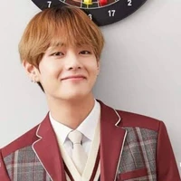 Kim Taehyung(Dominant Omega)