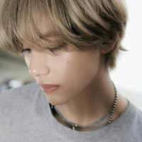 taehyung (D)